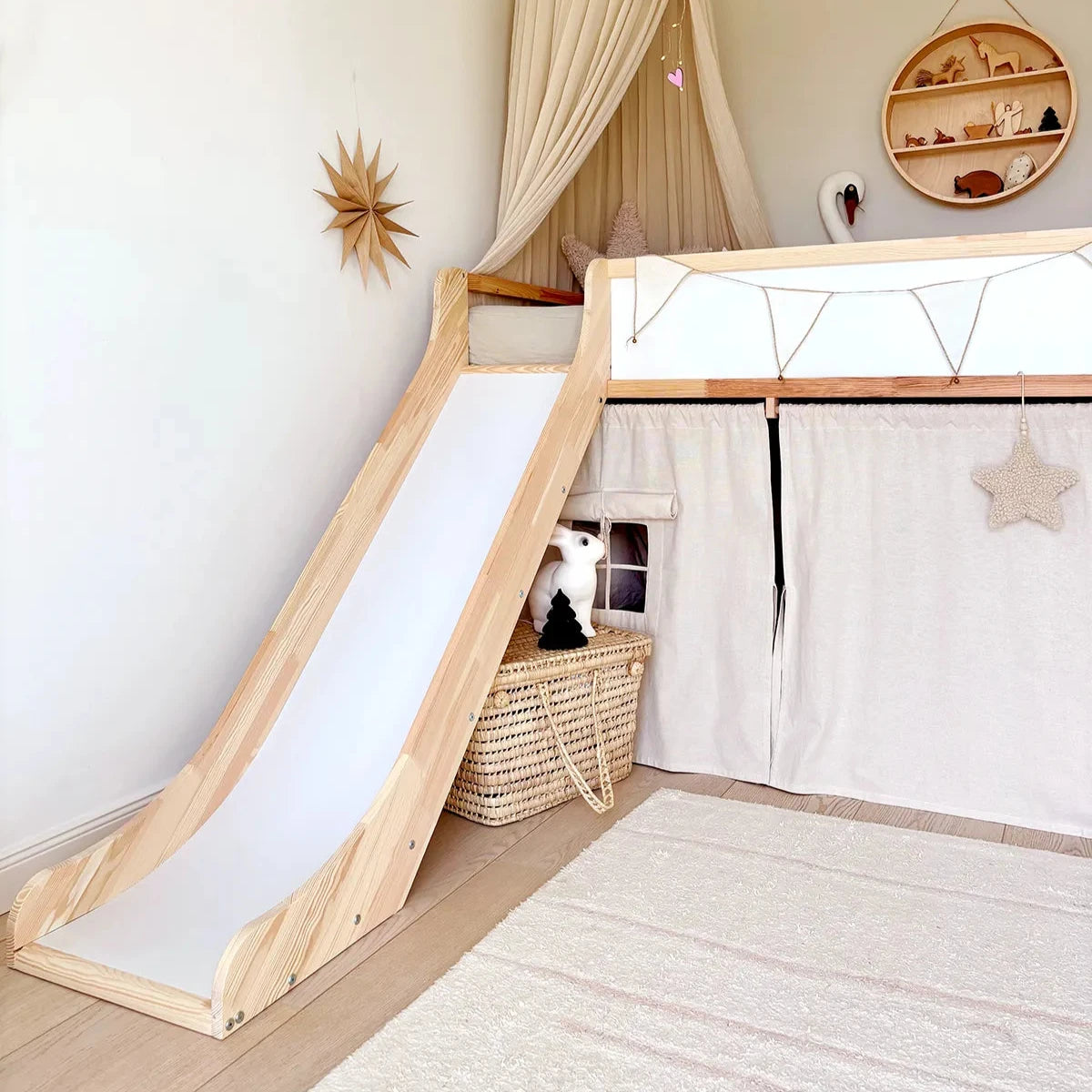 Kura Rutsche an einem IKEA Kura Hochbett.