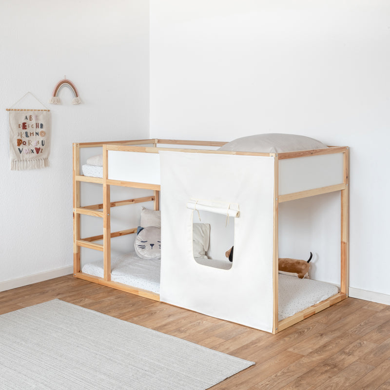 IKEA Kura Hausbett mit Seitenteil aus Stoff.