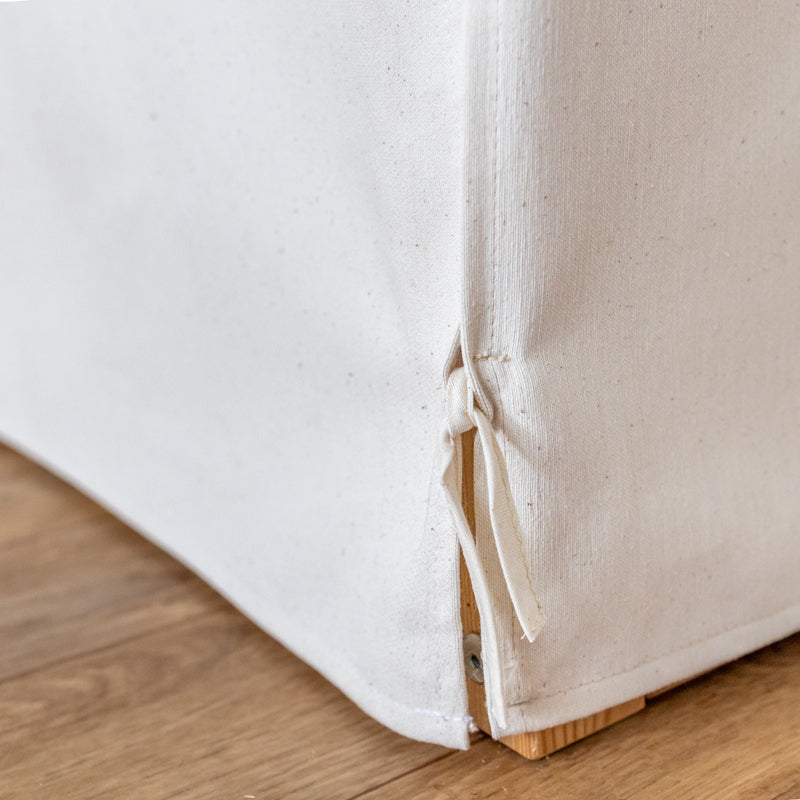 Detailansicht Hausbett Set aus Baumwollstoff für das IKEA Kura Kinderbett.