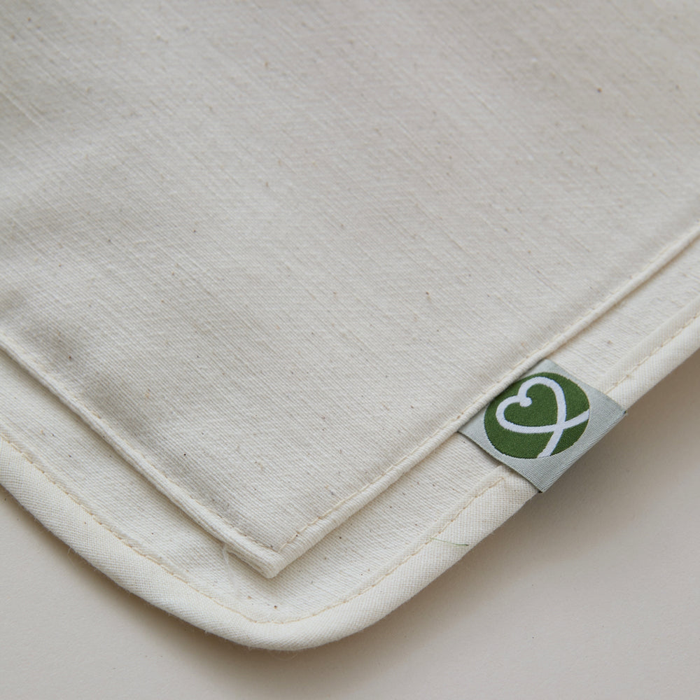 Detailaufnahme der Kura Aufbewahrung mit 9 Taschen.