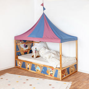 Ikea Kura Kinderbett mit Zirkus Betthimmel Set im Retrolook und Zirkus Stickerset