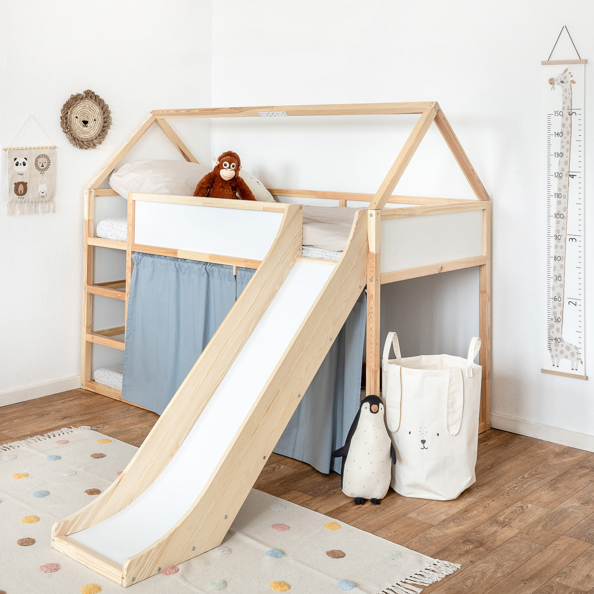 Kinderbett von Ikea als Hochbett mit Dach und Rutsche