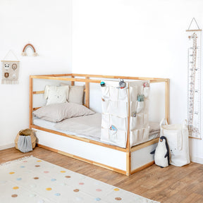 Hängetaschen aus Stoff über Eck gehangen für Ikea Kura Kinderbett